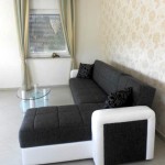Sofa im Wohnbereich der Ferienunterkunft